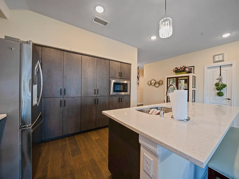 1272 Sumner St — Photo 9