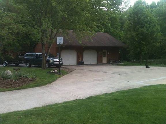 Detached Garage