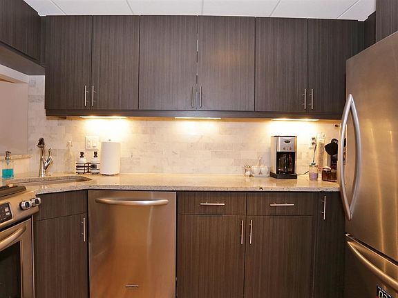 3rd image of 357 Varick St APT 228B
