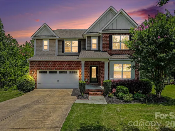 9530 Reid Hall Ln, Matthews, NC 28105