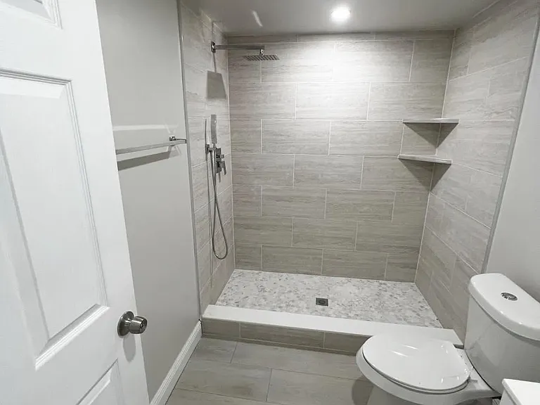 432 W Wisconsin Ave #B — Photo 3