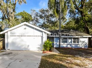 9 N Aurora Dr, Apopka, FL 32703