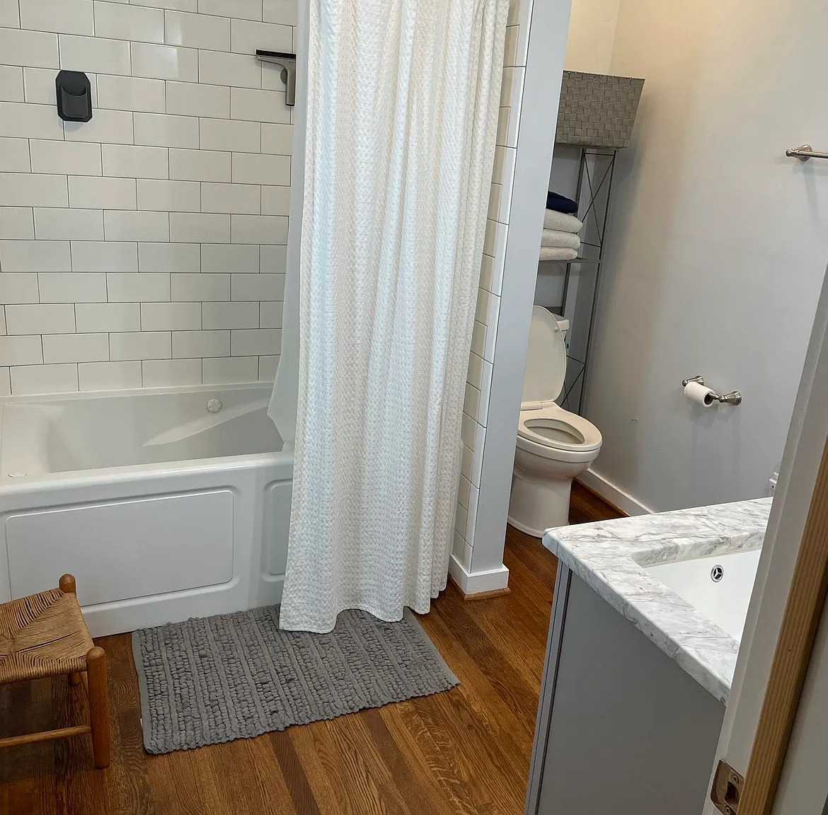 2 bed, 1100 sqft, $2,650 — Photo 3