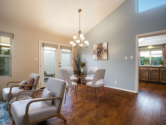 Open floorplan with living room and dining area