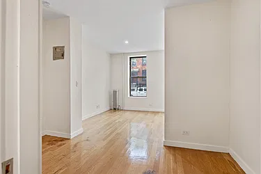 Rented by Safdie Realty Group