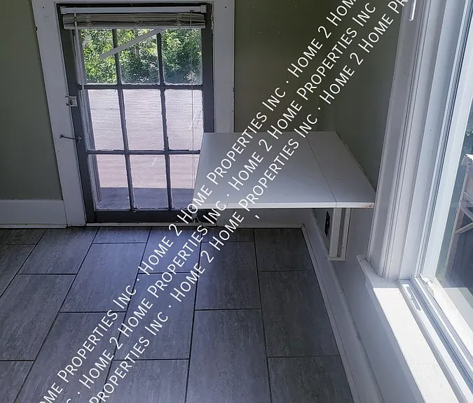 1394 Howard Ave #UPPER — Photo 5
