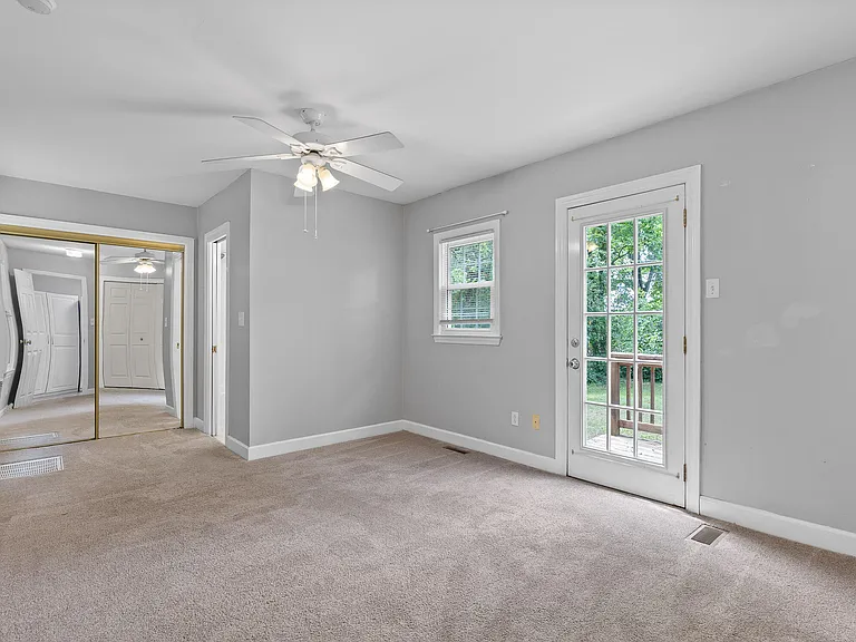 949 Signal Rd — Photo 12