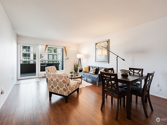 4th image of 1415 2nd Avenue #1905