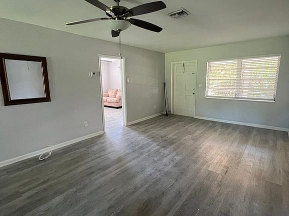 5th image of 901-903 SE 15th St