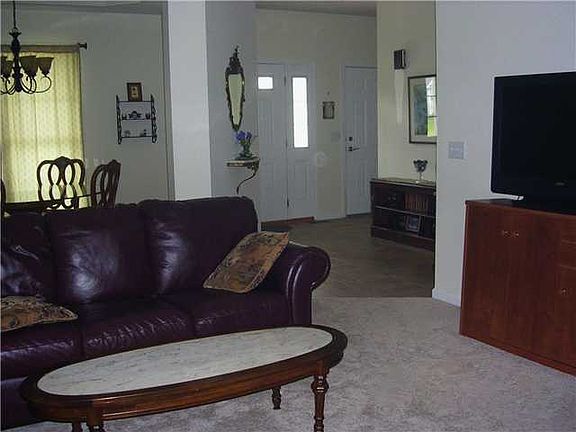 5th image of 68 Mission Hill Dr