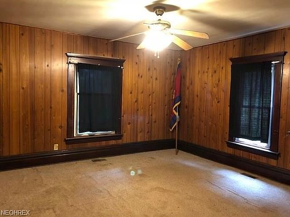 2nd image of 110 Plum St