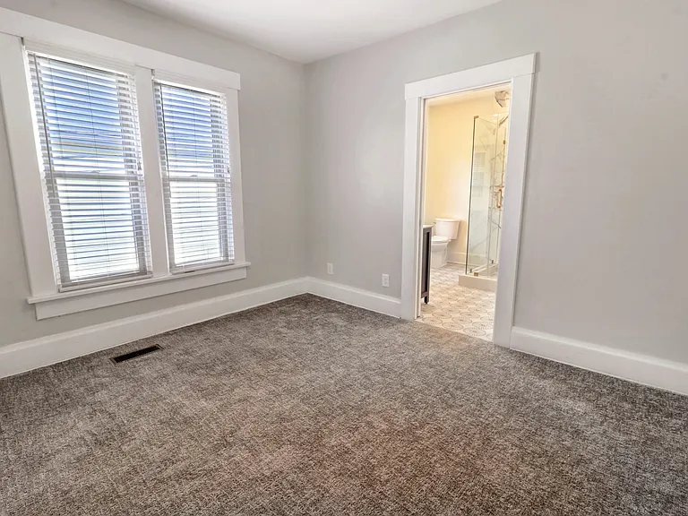 918 Harrison Ave — Photo 16