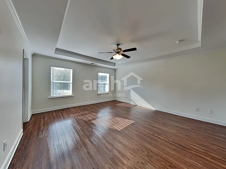 401 Levon Ct — Photo 10