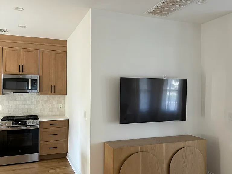 22 Atlantic Ave — Photo 3
