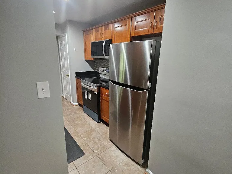 9811 Lake Pointe Ct #203 — Photo 9