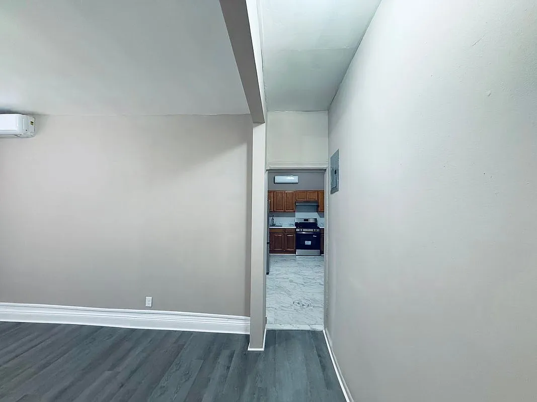 1 bed, 1.0 bath, 1468 sqft, $2,734 — Photo 3