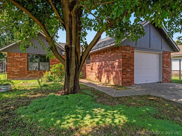 611 W 19th St S, Claremore, OK 74019