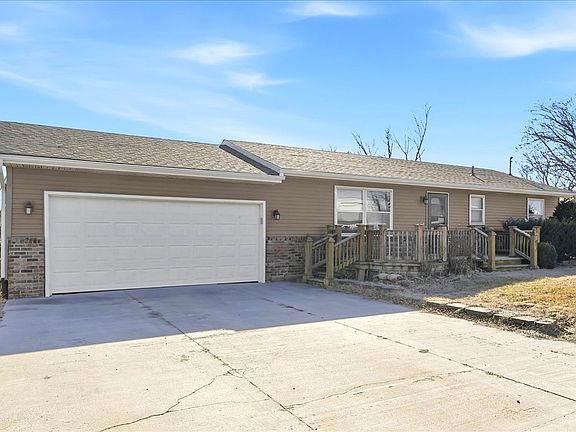 3rd image of 1005 4th St