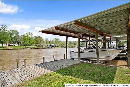 3rd image of 13858 Bayou Terrace Dr