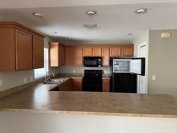 3rd image of 2444 Saffron Ln