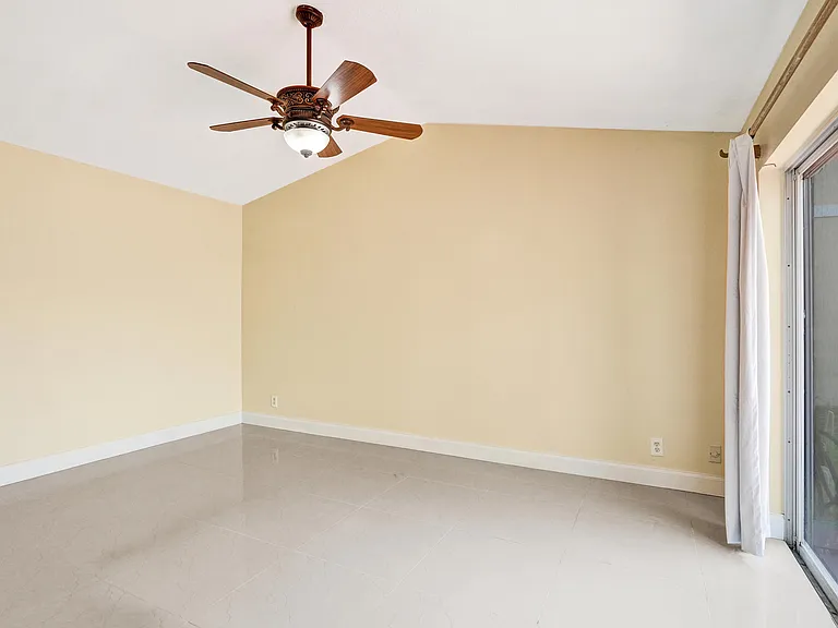 17866 SW 10th Ln — Photo 17