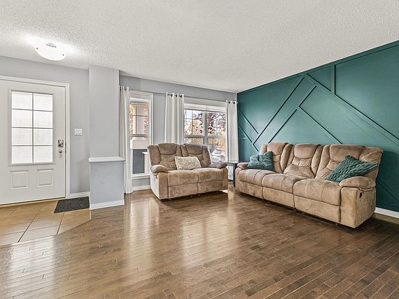 4th image of 7030 21a Ave SW