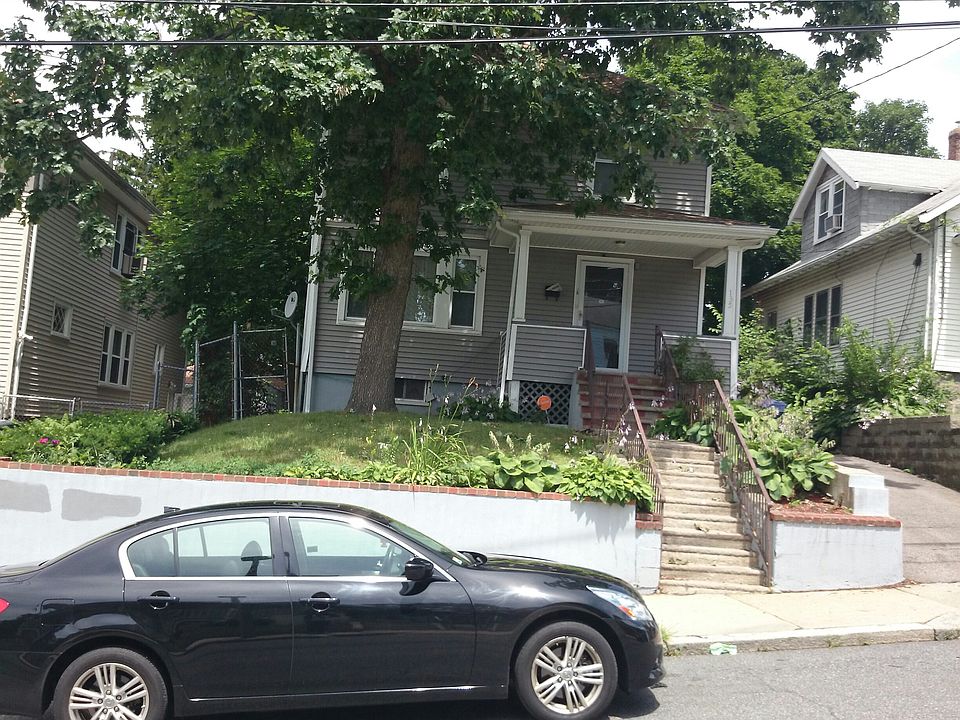 2nd image of 135 Fairmount St
