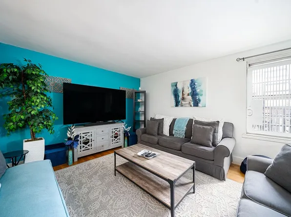 325 E 201st St APT 4H, Bronx, NY 10458