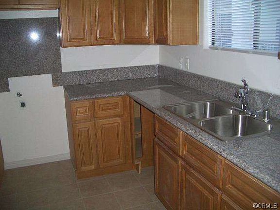 5th image of 818 Stoneman Ave Unit 1