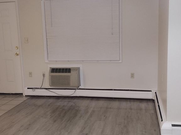 2nd image of 35301 E Michigan Ave