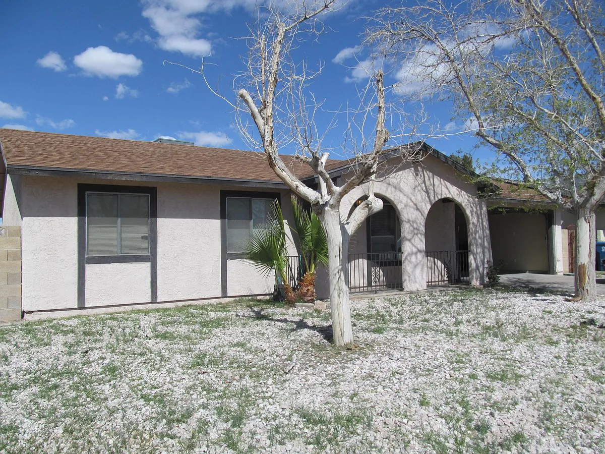Building Photo - 537 Longtree Ave