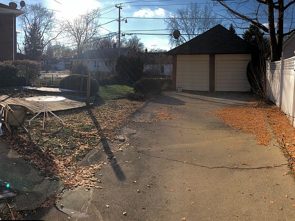 3rd image of 1410 N Jackson St