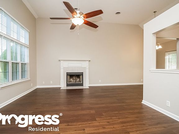 2nd image of 920 Oaks Blvd #7