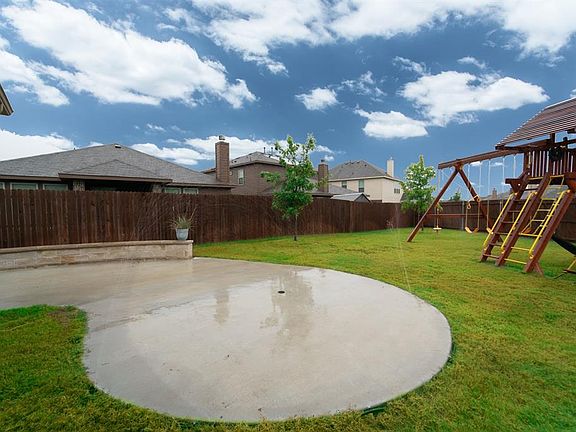 2nd image of 15728 Oak Pointe Dr