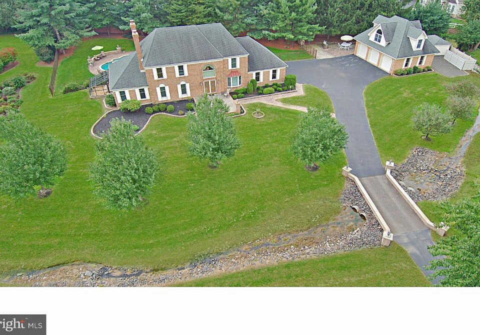 1st image of 51 Autumn Dr