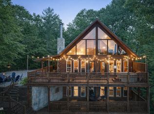 531 Gatlin Dr, Gatlinburg, TN 37738