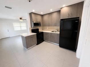 719 SW 7th St #2, Hallandale, FL 33009