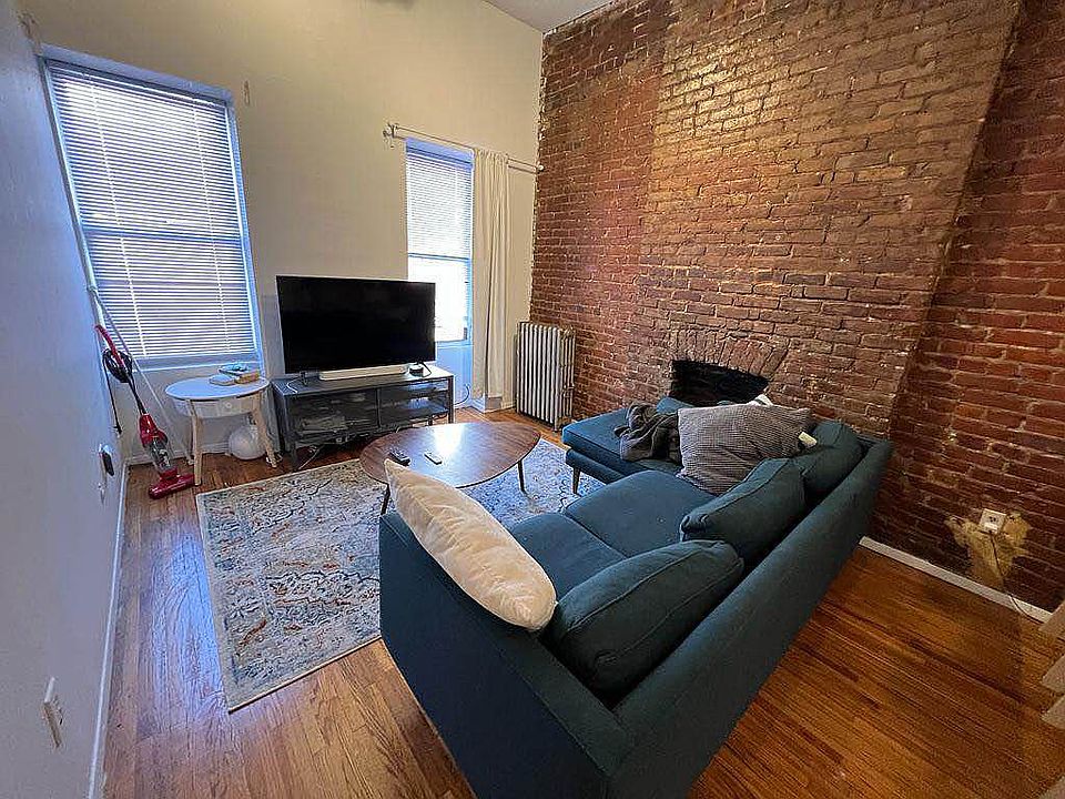 1st image of 368 W 46th St APT 2