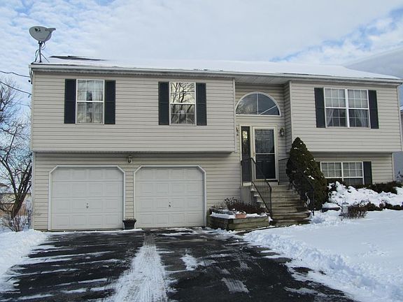 2nd image of 697 Oakwood St