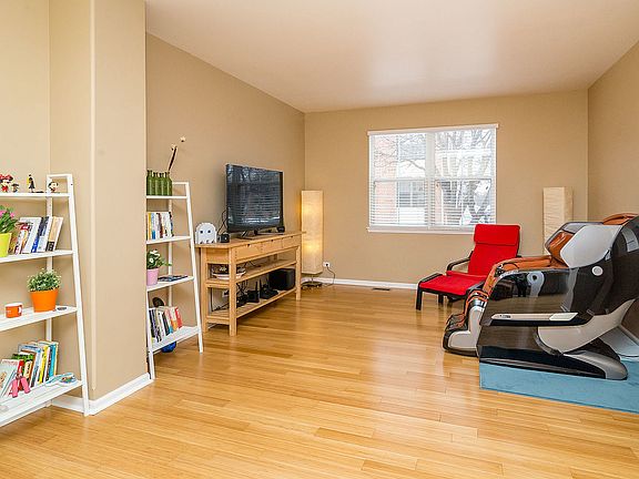 4th image of 1132 N Claremont Dr #1132