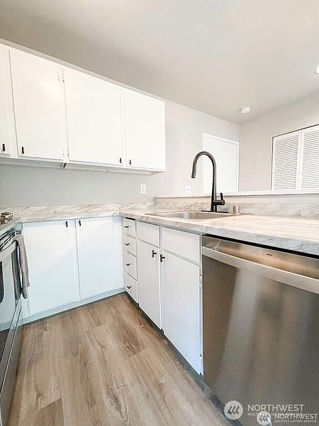 4th image of 3429 Burke Avenue N #23