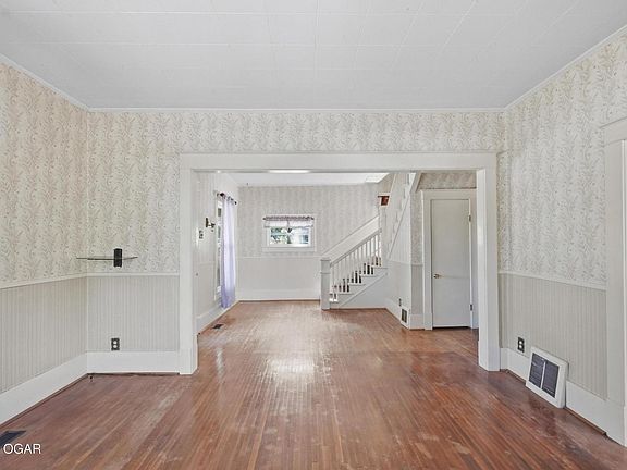 4th image of 300 S Ripley Street