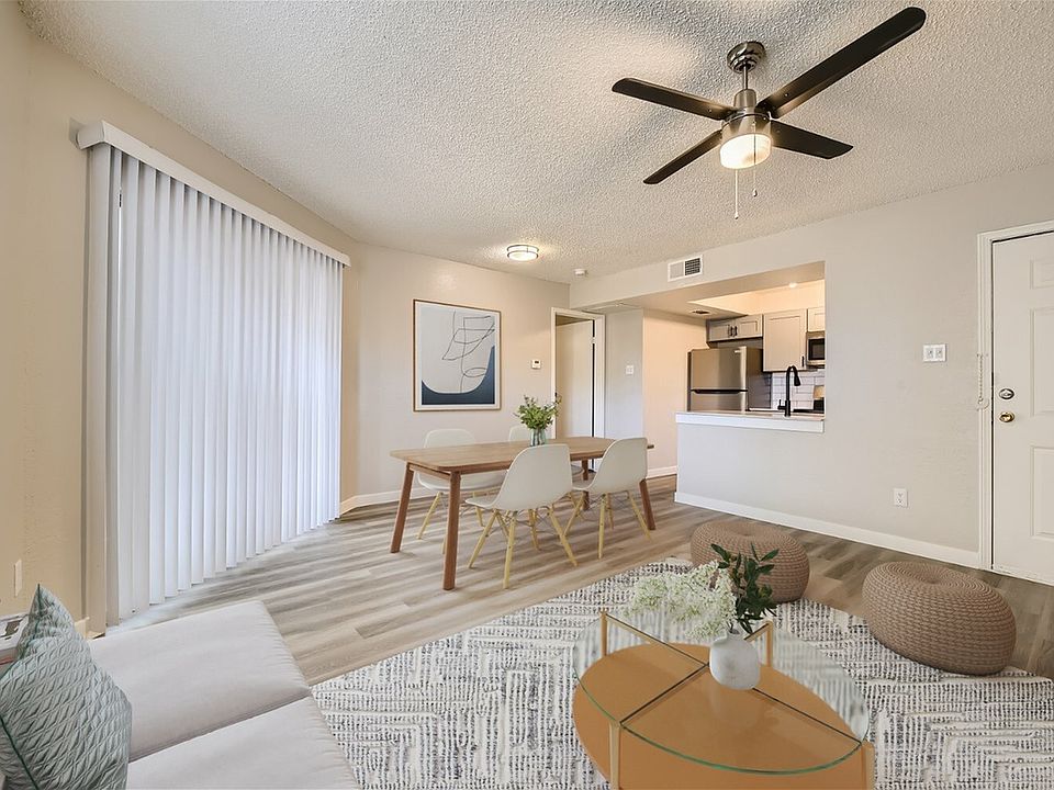 5600 N Beach St #1618 - Web Quality - 014 - 03 Living Room_VS