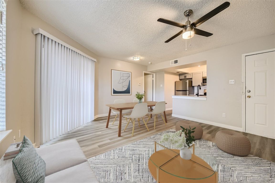 5600 N Beach St #1618 - Web Quality - 014 - 03 Living Room_VS