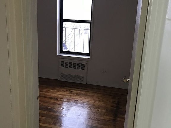 4th image of 3255 Randall Ave APT 3G