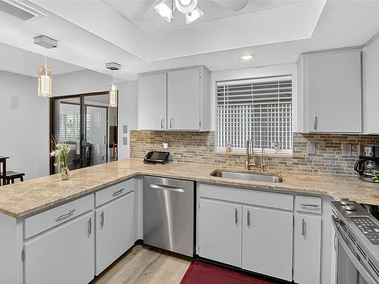 2221 Ivan Ct — Photo 15