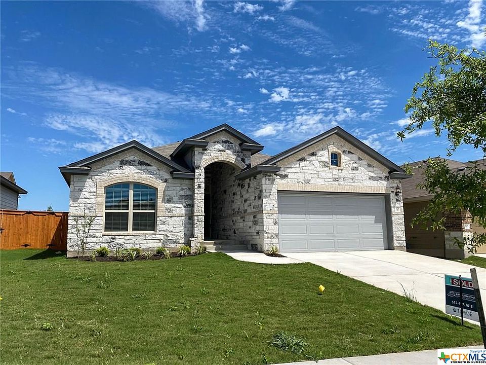 1st image of 121 Cypress Hills Dr