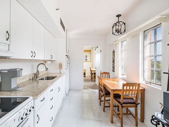 4th image of 236 Edgemere St #328