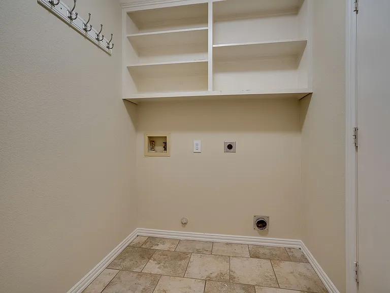 2724 Lakehollow Ln — Photo 22