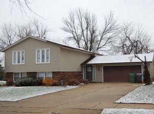 986 Miles Dr, Worthington, MN 56187